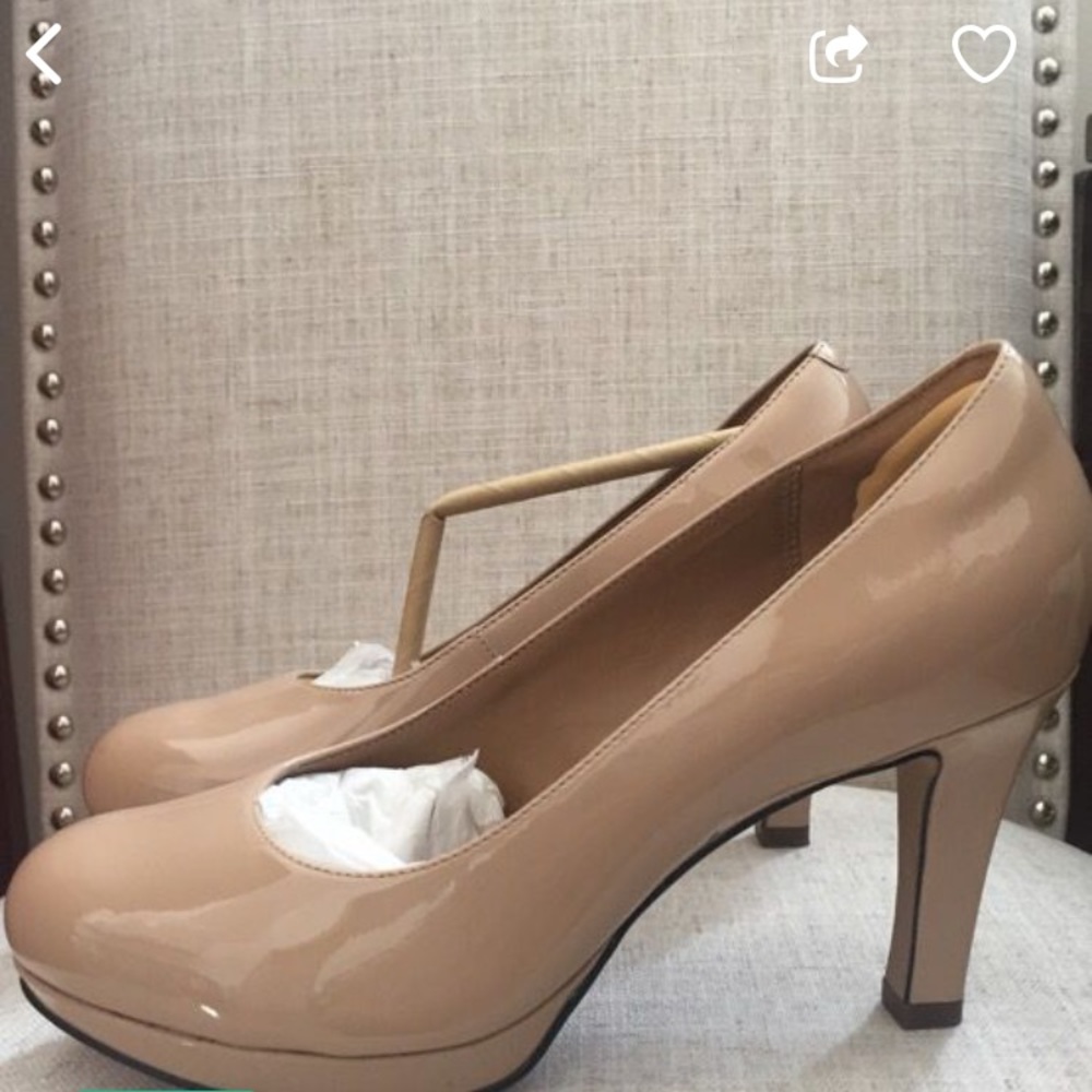 Nude Pumps